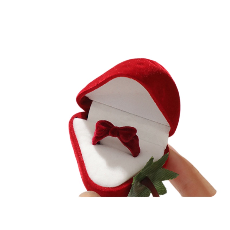 Schattige aardbeivormige ringe - Velvet Jewelry Box recensie en prijs